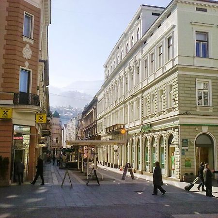 Chic Apartment In The Downtown - The Best Location Sarajevo Exterior foto